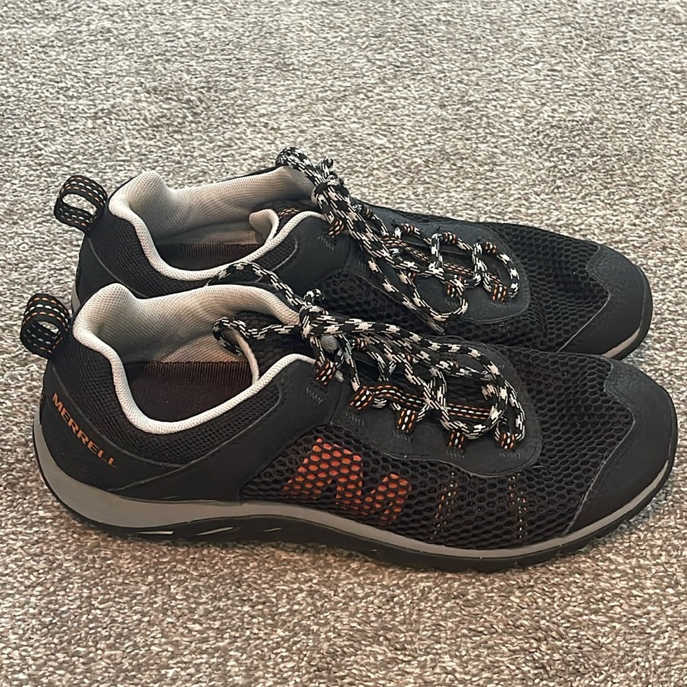 Like new Men’s SZ 8 Merrell J289763C Riverbed Trail Shoes